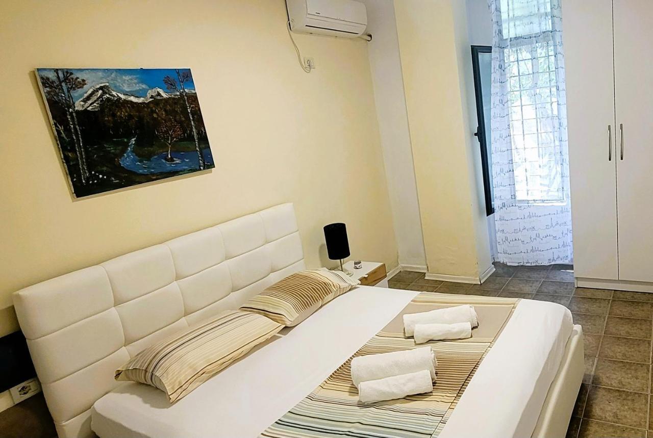 Studenti Studio'S Apartment ติรานา ภายนอก รูปภาพ