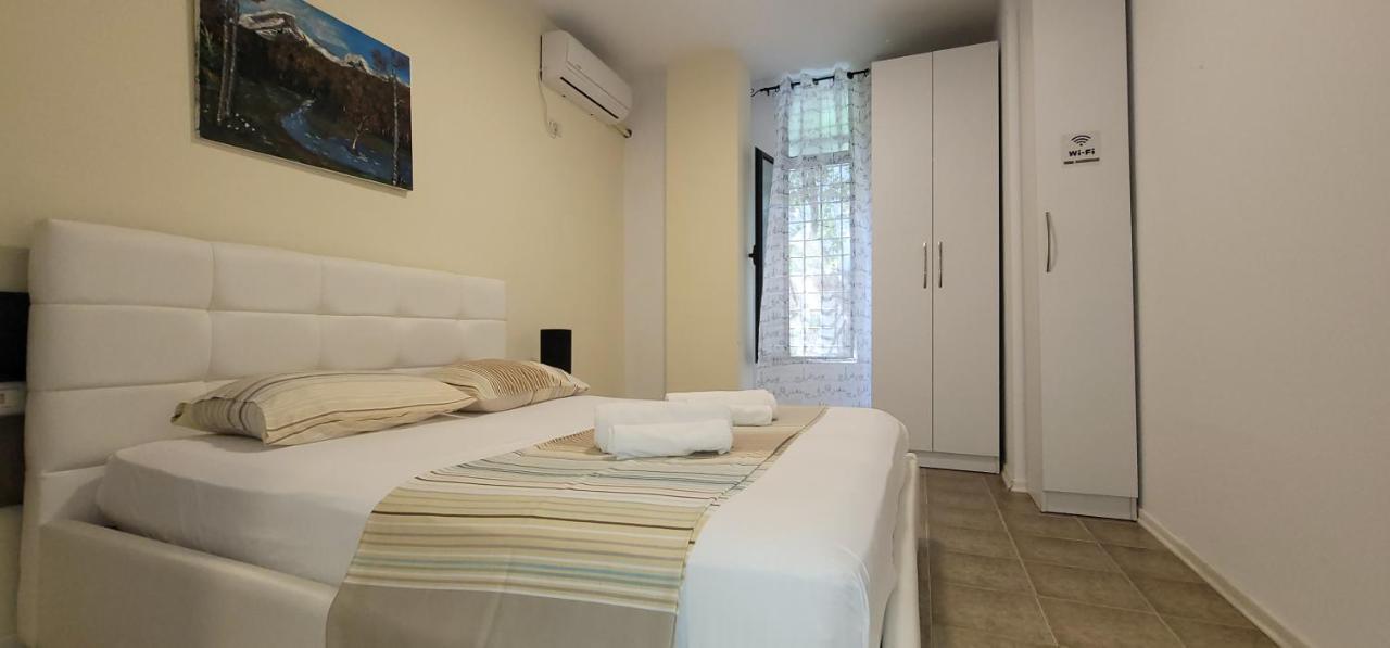 Studenti Studio'S Apartment ติรานา ภายนอก รูปภาพ